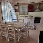 Elenis House 아파트 *